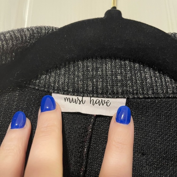 EUC Must Have Charcoal Gray With Silver Metallic Blazer - Picture 3 of 4